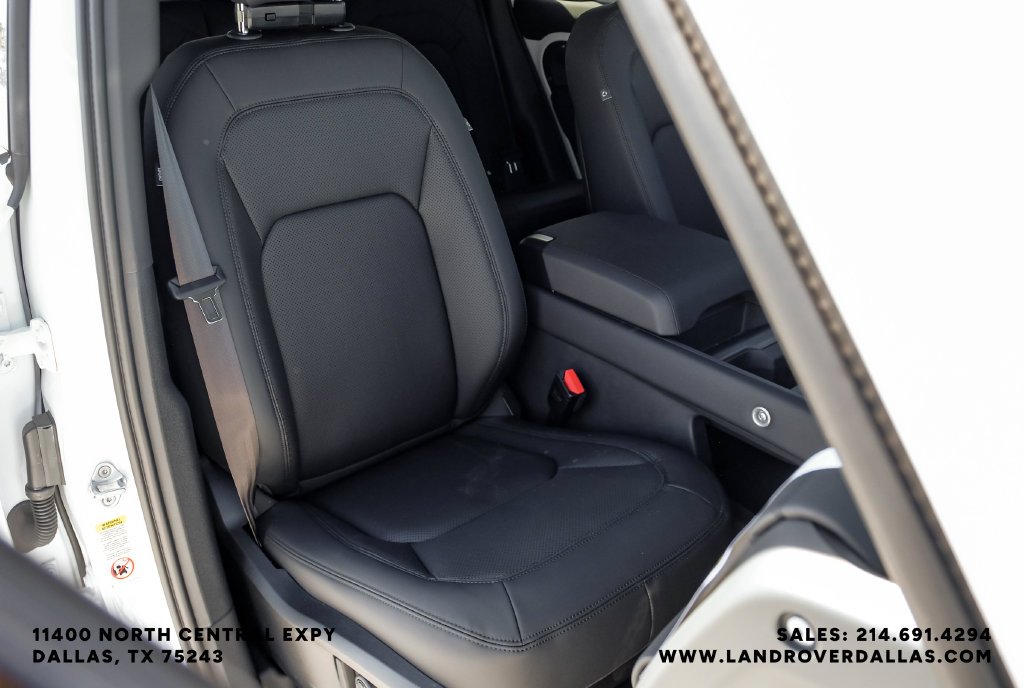 New 2026 Fuji White Land Rover X-Dynamic SE image 35