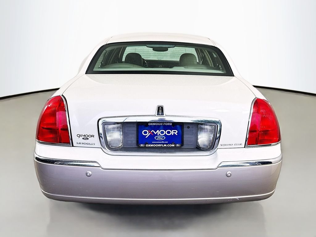 Used 2003 White Pearlescent Clearcoat Metallic Tri-Coat Lincoln Signature image 6
