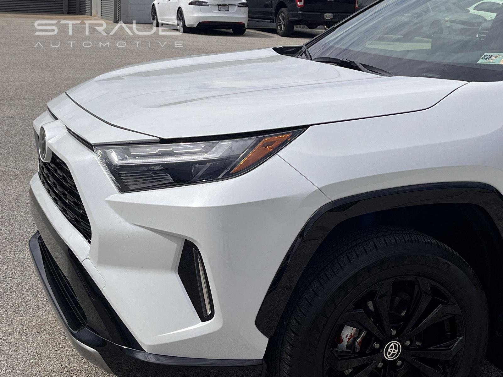 Used 2017 Blizzard Pearl Toyota Limited image 4