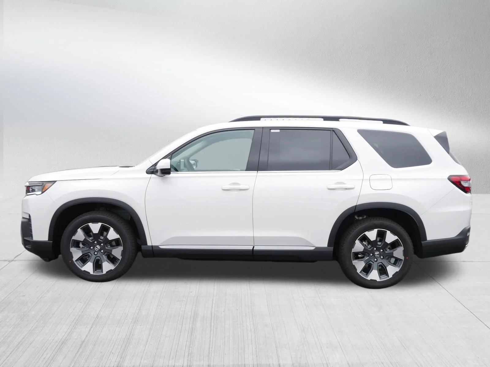 New 2026 Platinum White Pearl Honda Touring image 4
