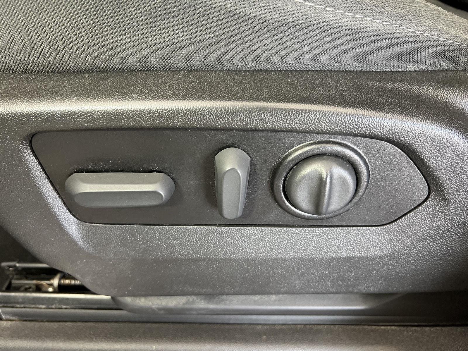 Used 2021 Summit White GMC Elevation image 6