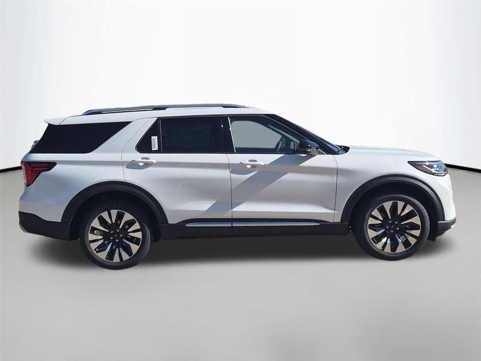 New 2027 Star White Metallic Tri-Coat Ford Platinum™ image 6