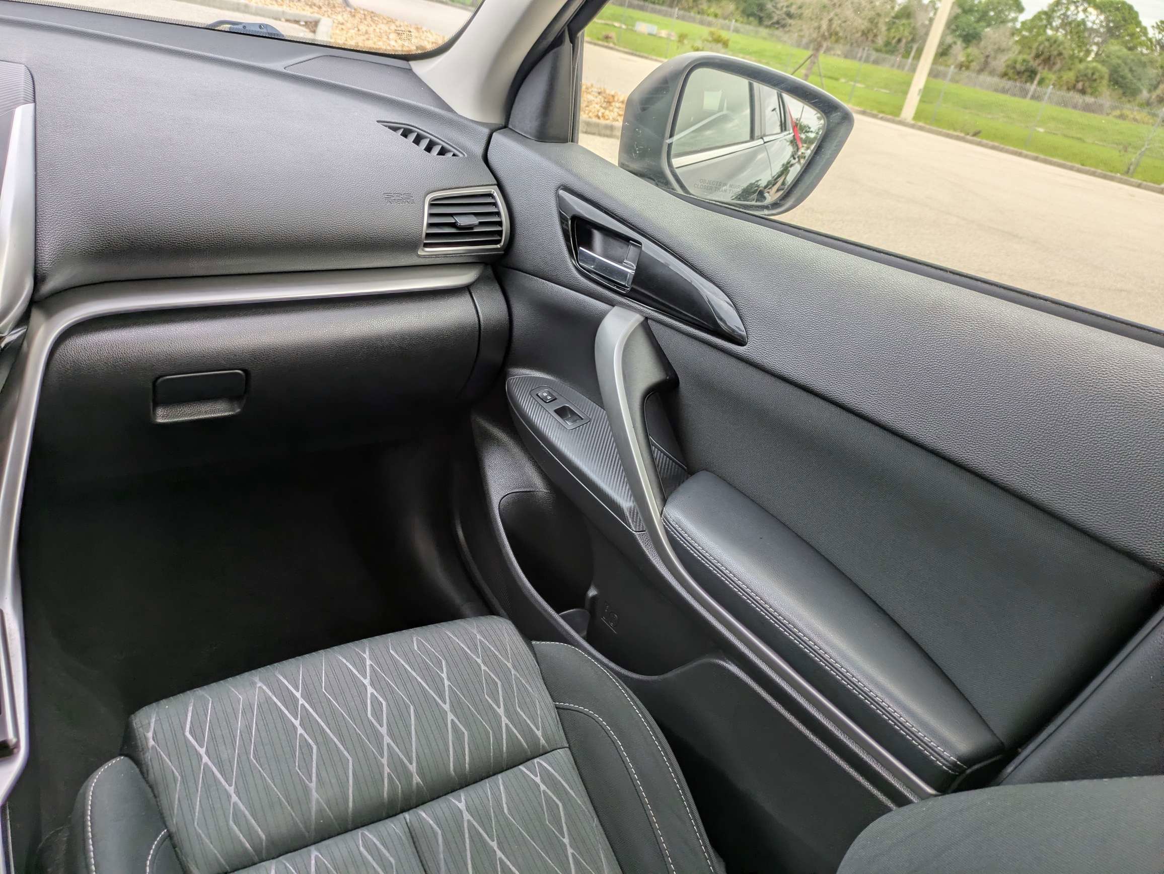 Used 2020 Tarmac Black Metallic Mitsubishi SE image 19