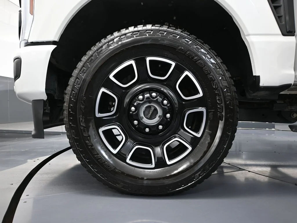 2025 Ford F-250 Super Duty Platinum - Photo 13