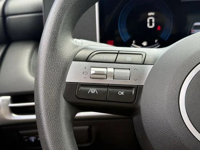Used 2025 Gray Hyundai SEL image 10