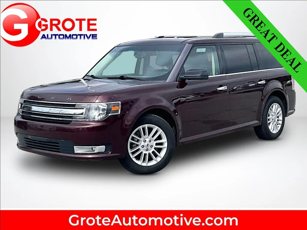 Used 2018 Red Ford SEL image 1