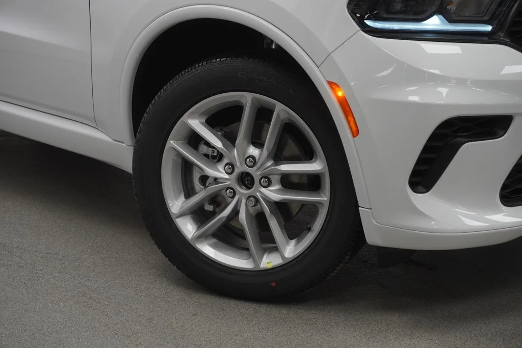 New 2026 White Knuckle Clear-Coat Exterior Paint Dodge GT image 4