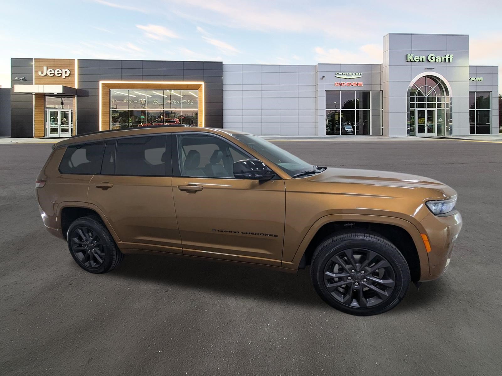 New 2026 Copper Shino Metallic Clear-Coat Exterior Paint Jeep Limited Reserve image 3