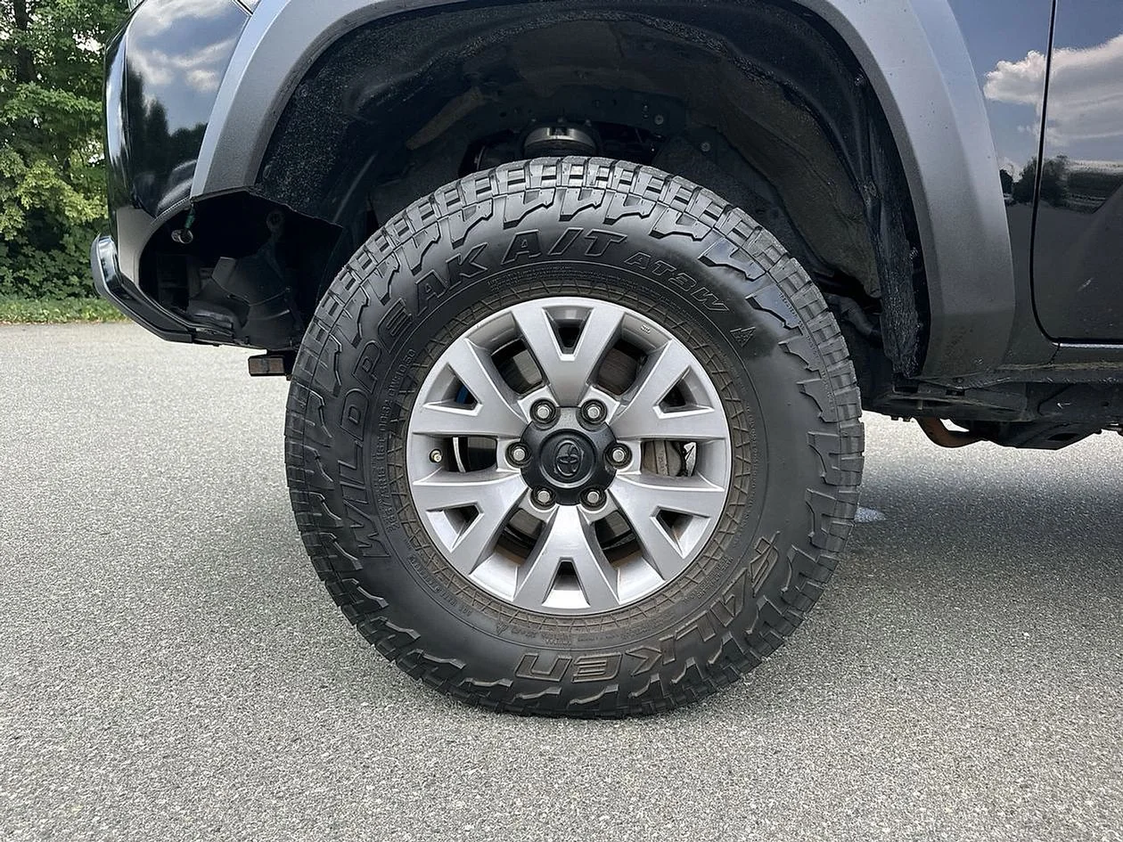 Used 2017 Black Toyota SR5 image 11