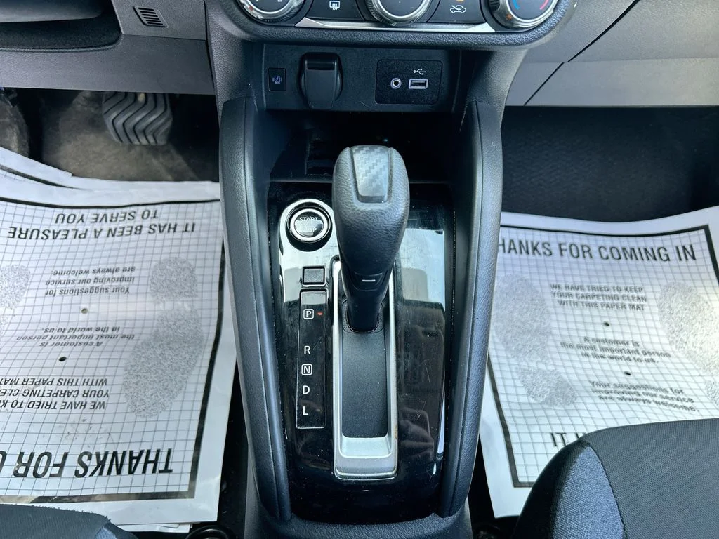 Used 2025 Silver Nissan 1.6 SV image 19