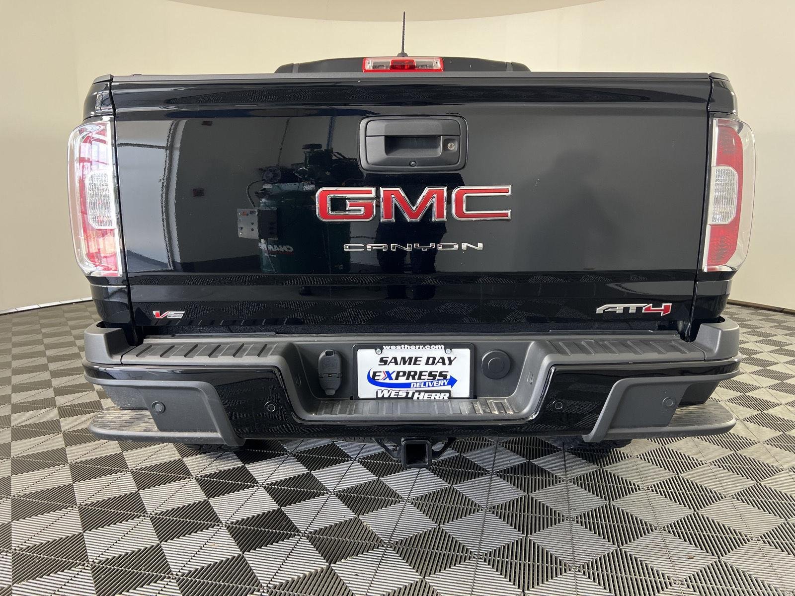 Used 2022 Onyx Black GMC 4WD AT4 w/Leather image 24