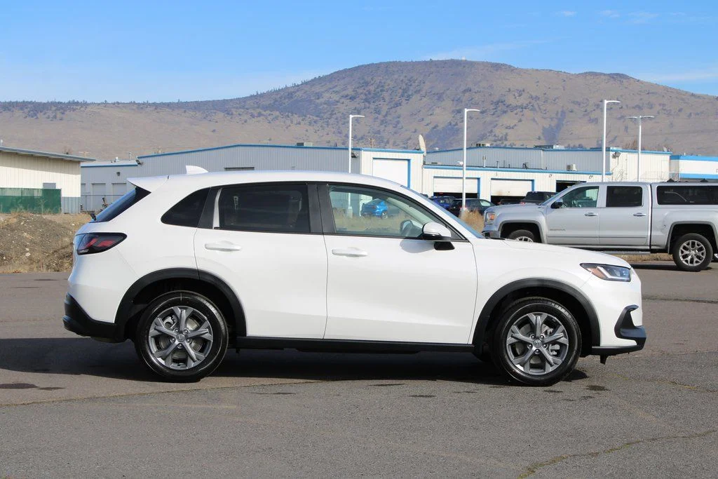 New 2026 Platinum White Pearl Honda LX image 7