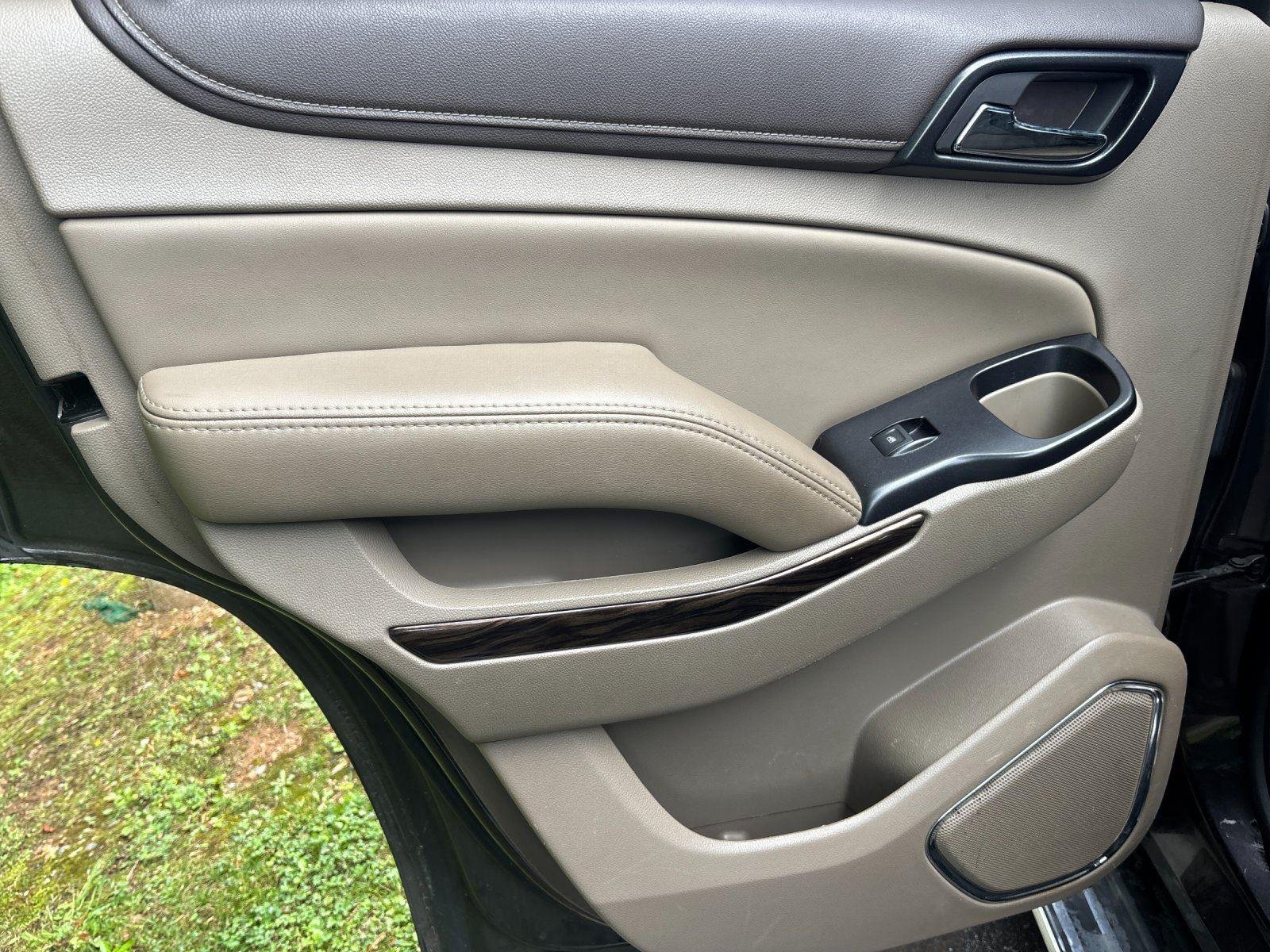 Used 2017 Iridium Metallic GMC SLT image 32