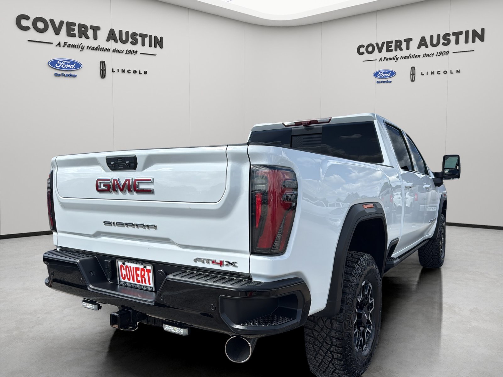 Certified Used 2024 White GMC AT4X image 5