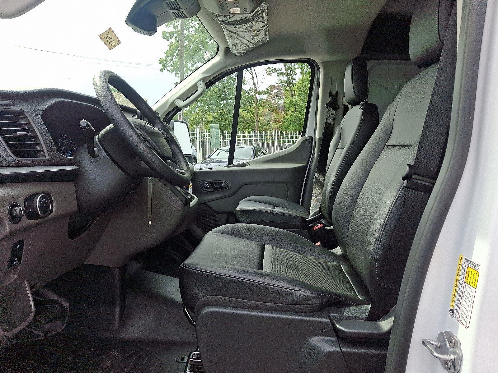 2025 Ford Transit Van Base - Photo 6