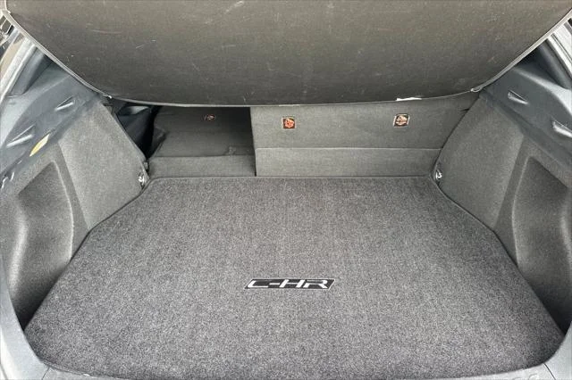 Certified Used 2018 Magnetic Gray Metallic Toyota XLE Premium image 14