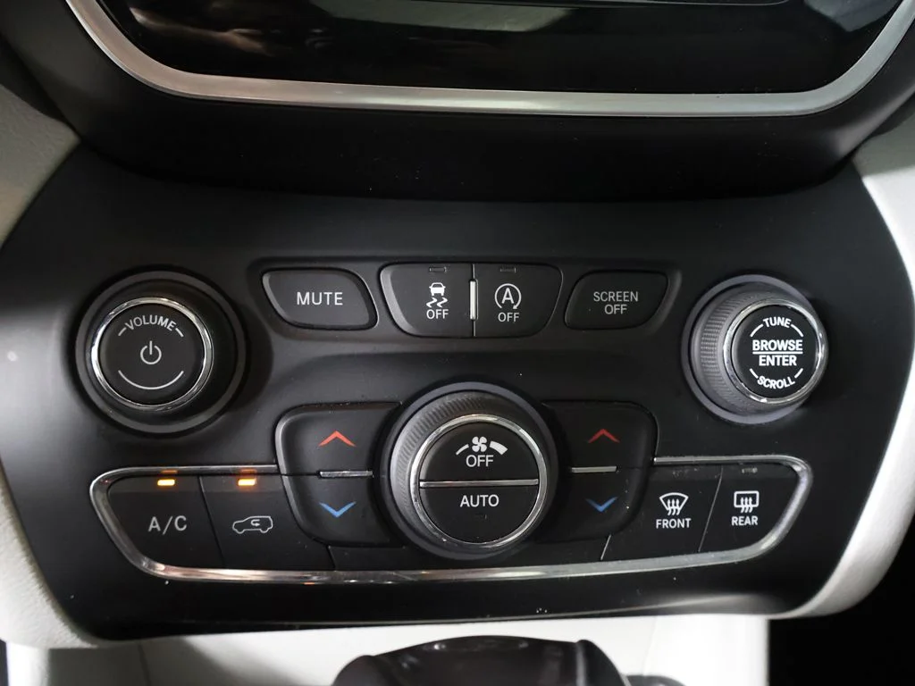 Used 2020 White Jeep Limited image 47