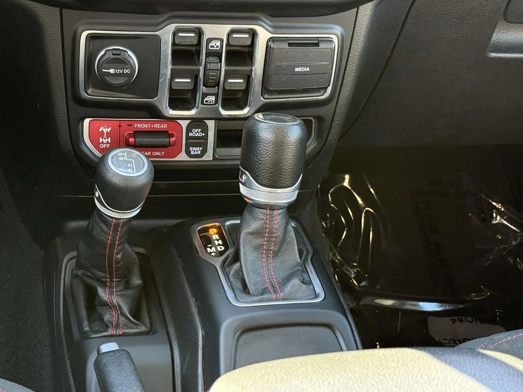 Used 2023 White Jeep Rubicon image 22