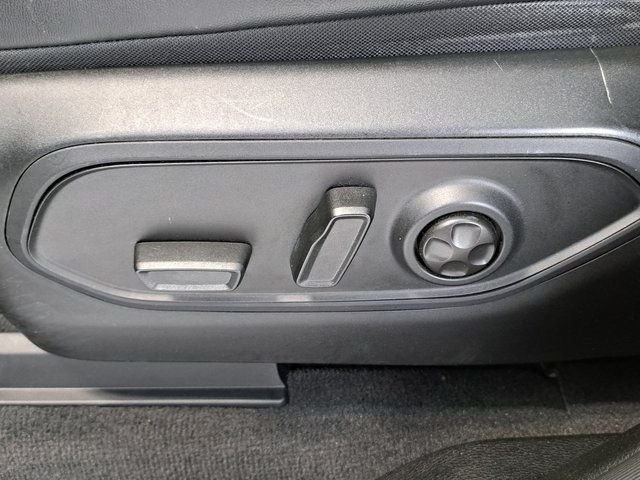 Used 2022 White Jeep Altitude image 22