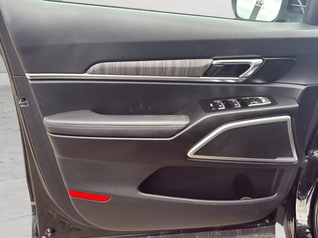 Used 2023 Black Kia EX image 14