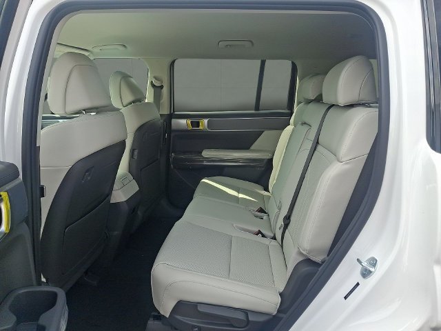 New 2027 White Hyundai SEL image 7