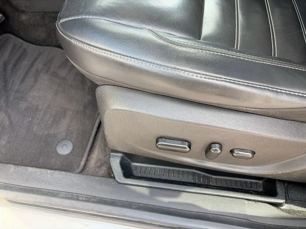 Used 2018 Silver Ford SEL image 16