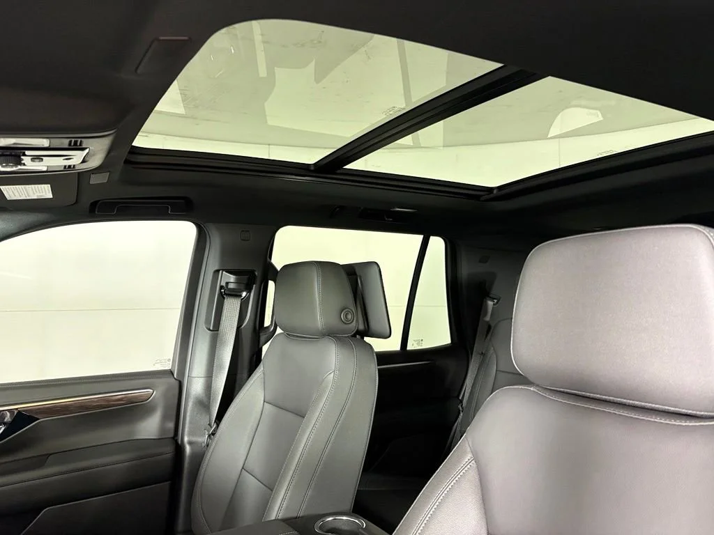 New 2026 Summit White Chevrolet Z71 image 41