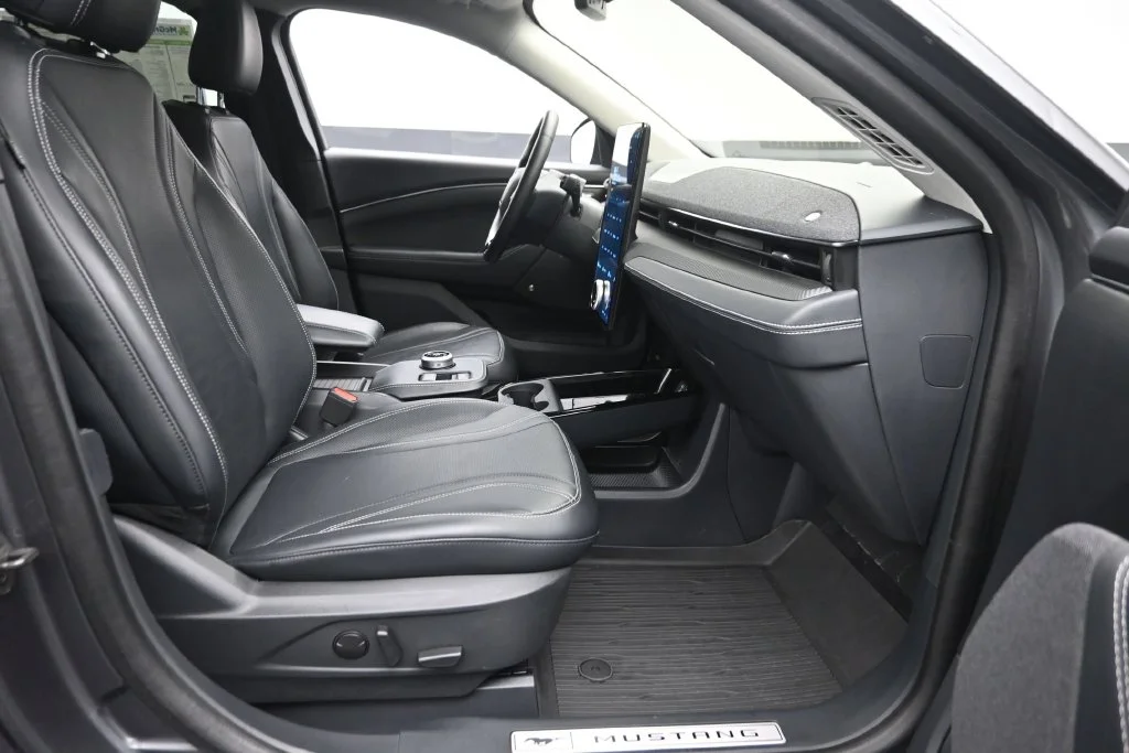 Used 2023 Gray Ford Premium image 9