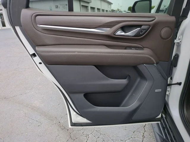 Used 2022 White GMC Denali image 29
