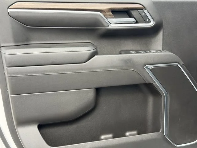 Used 2022 SUMMIT WHITE Chevrolet LT image 15