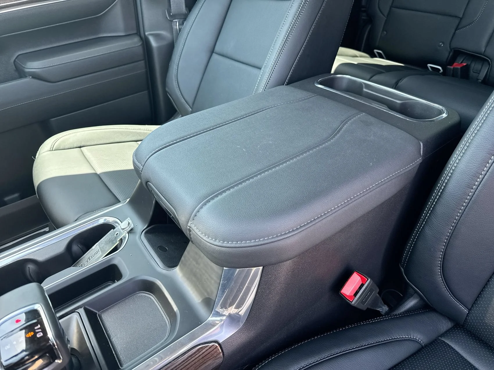 Used 2024 Summit White Chevrolet RST image 21