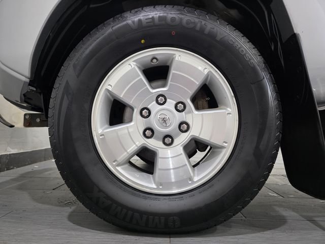 Used 2015 Silver Toyota Base image 22
