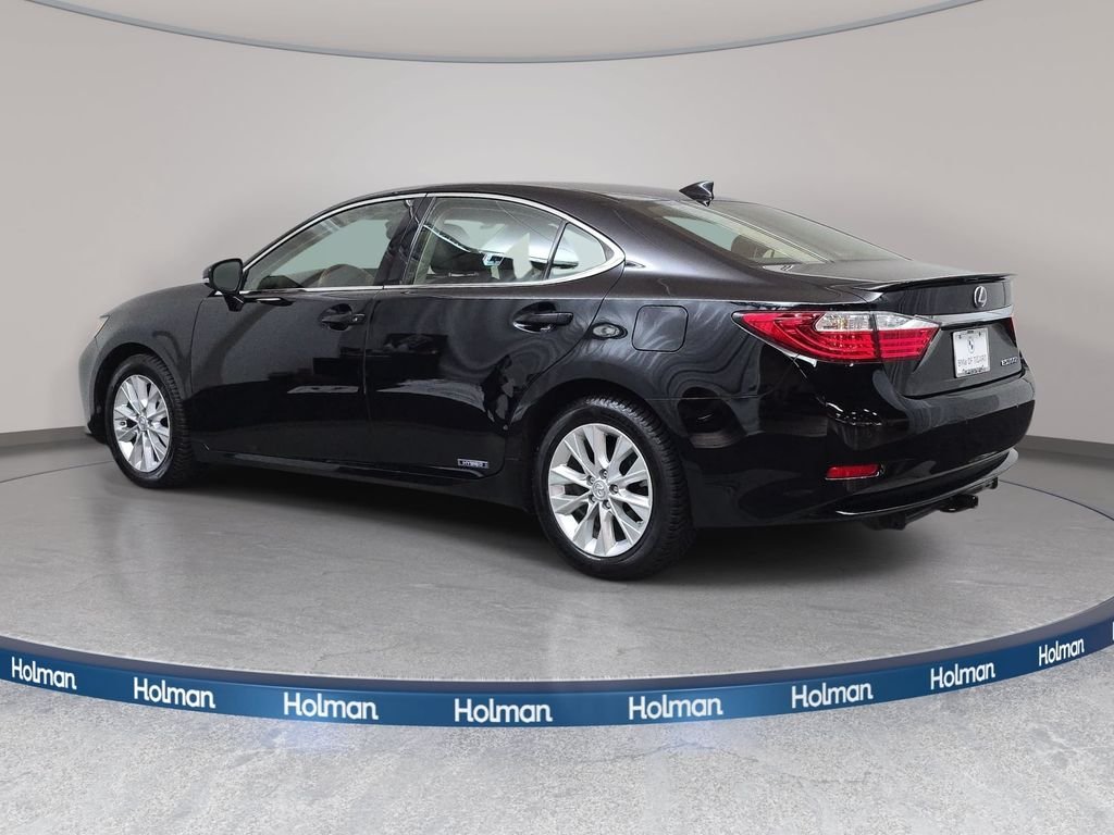 Used 2015 Obsidian Lexus 300h image 7