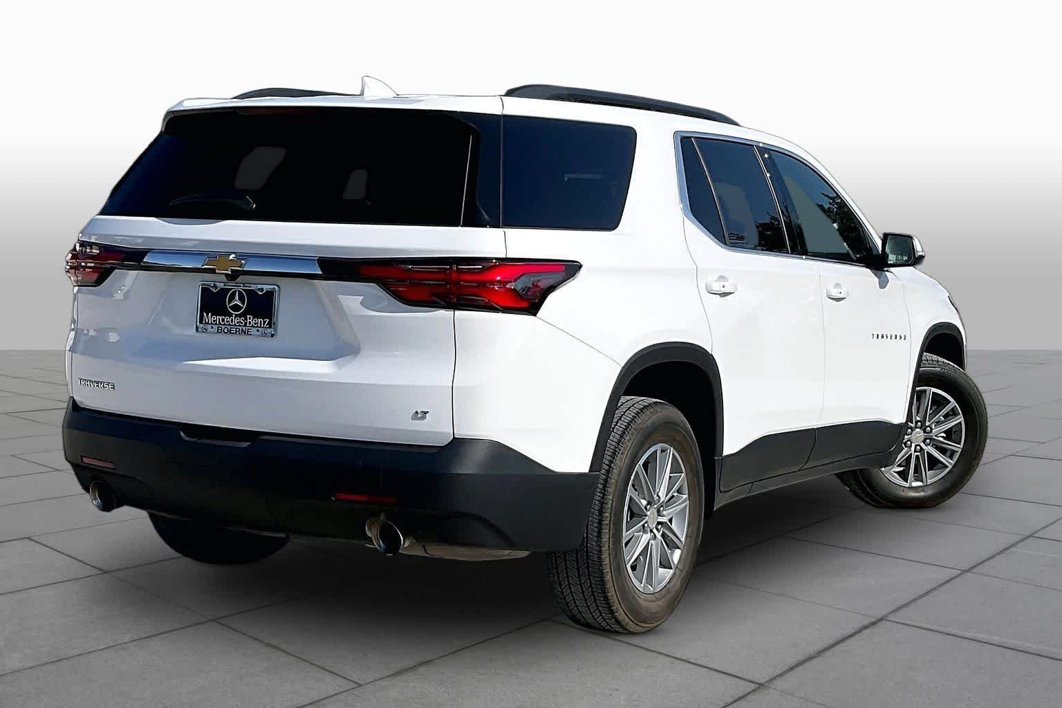 Used 2023 Summit White Chevrolet LT Cloth image 12