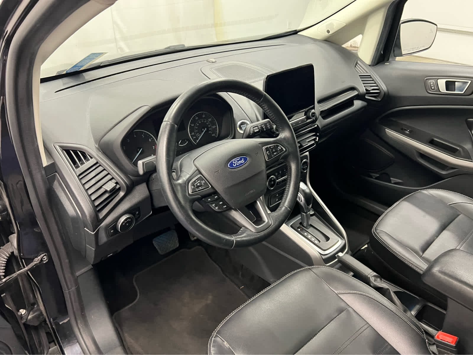 Used 2021 Shadow Black Ford Titanium image 17