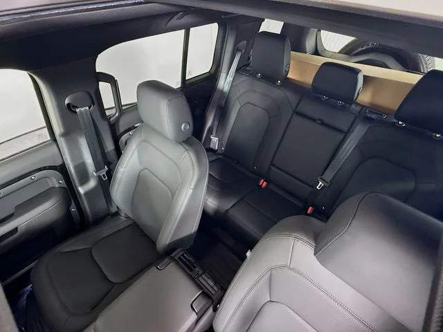 New 2026 Santorini Black Land Rover S image 14