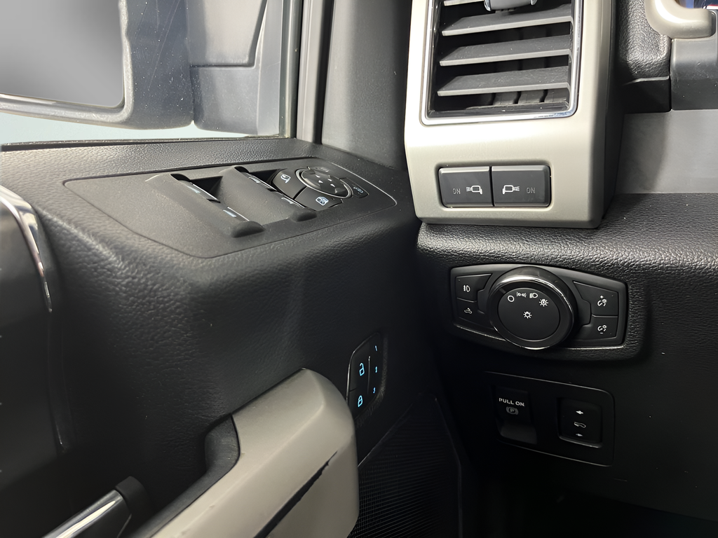 2020 Ford F-150 Lariat - Photo 23