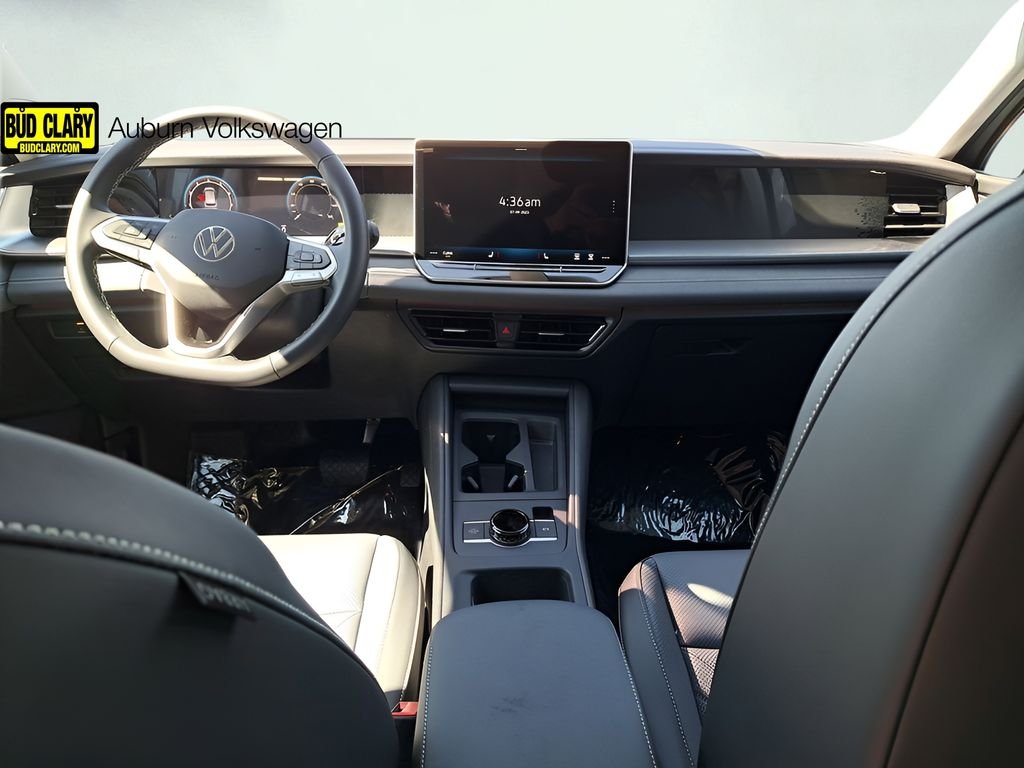 2025 Volkswagen Tiguan SE - Photo 22