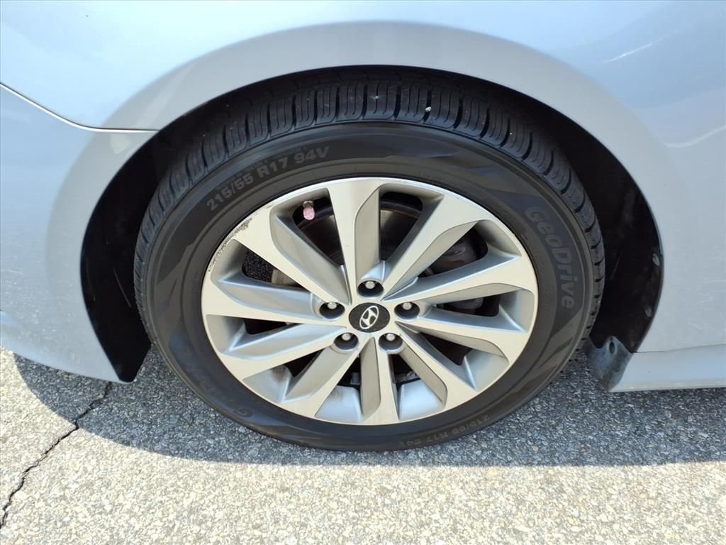 Used 2014 Blue Hyundai Limited image 11