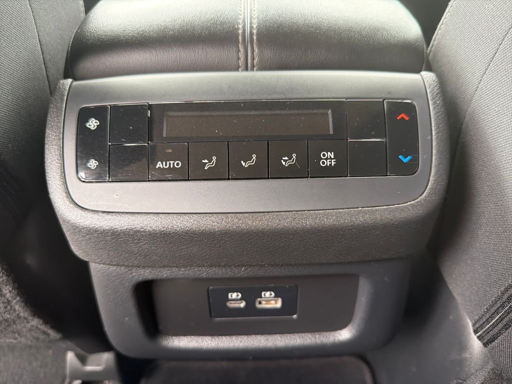 Used 2024 Silver Nissan SV image 28