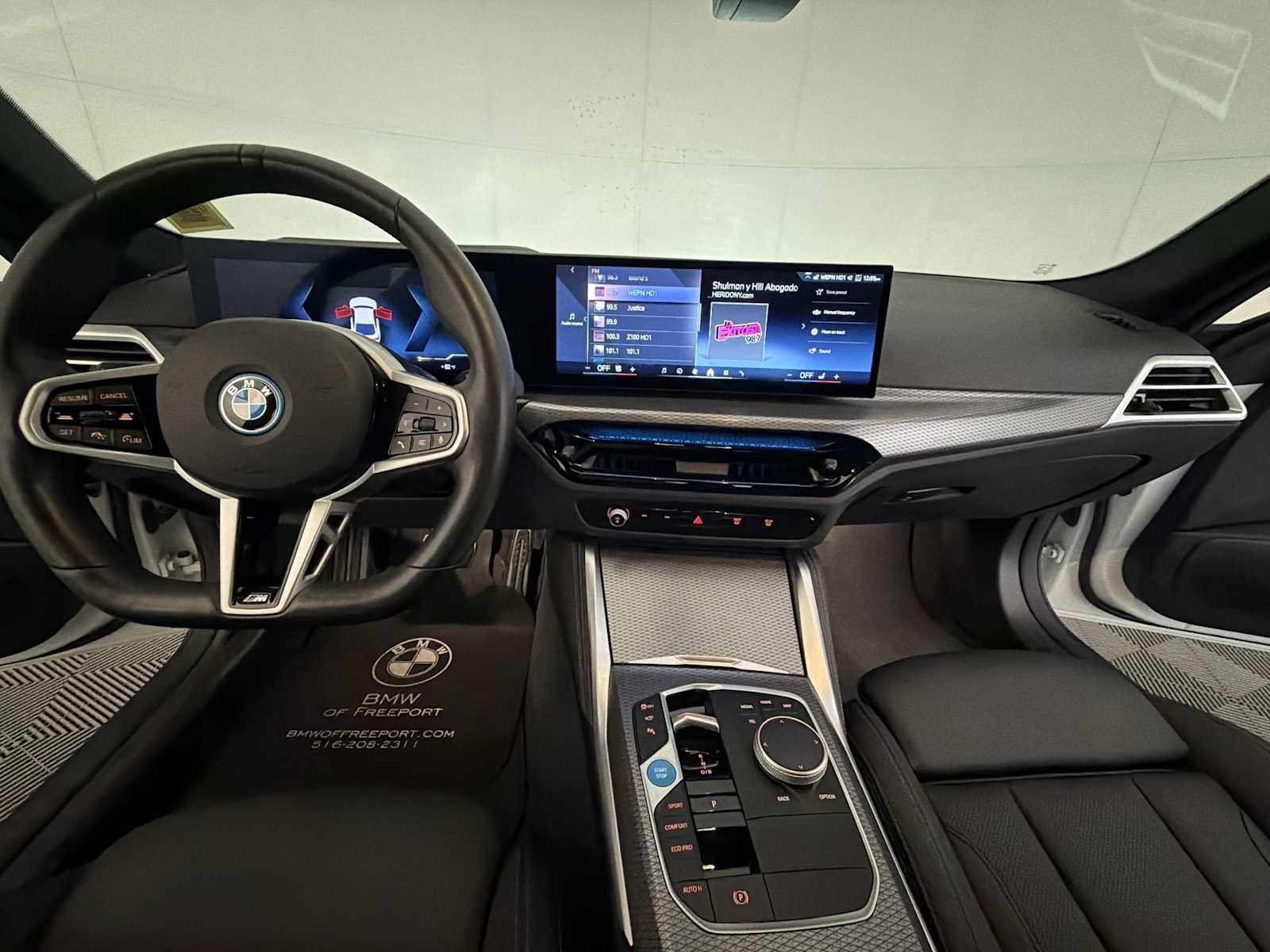 2025 BMW i4 40 - Photo 14