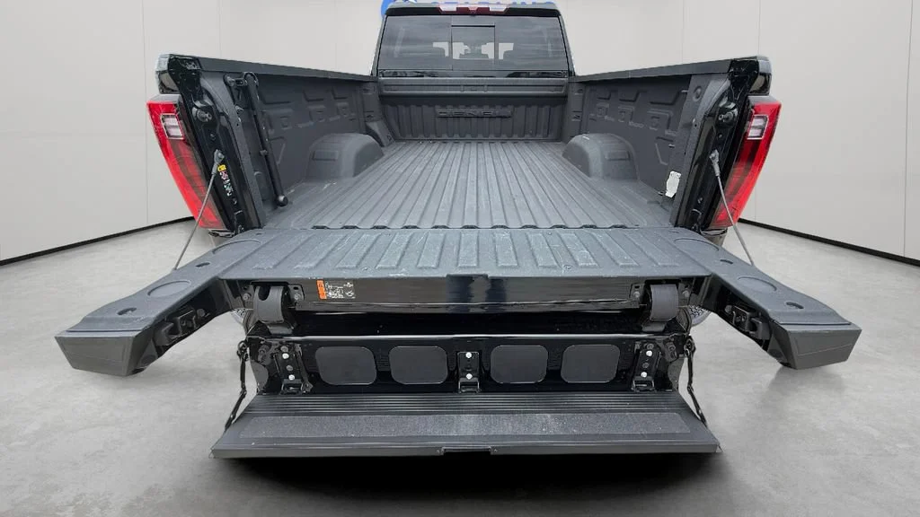 Used 2024 Onyx Black GMC Denali image 30