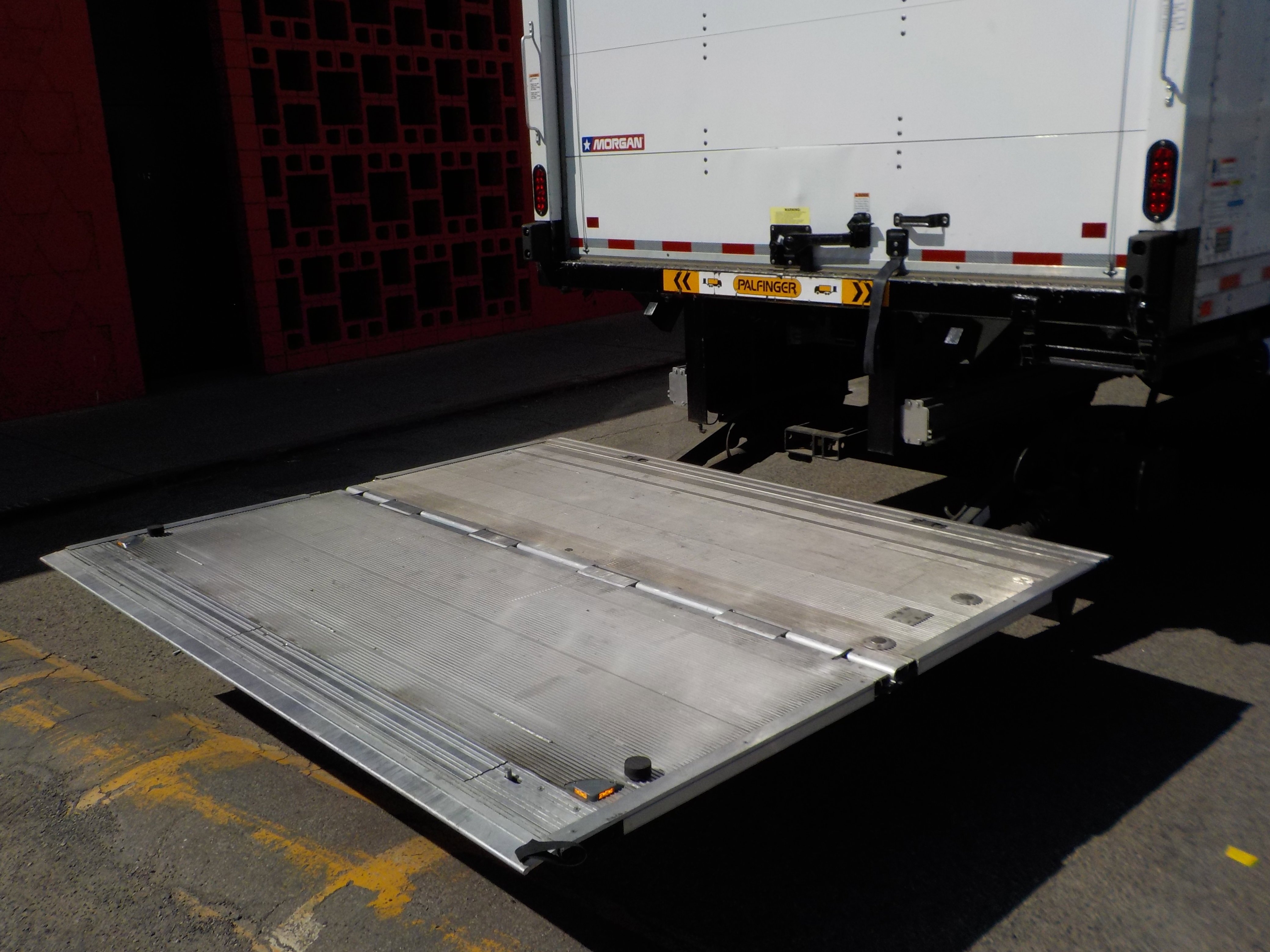 Used 2024 White ISUZU  image 9