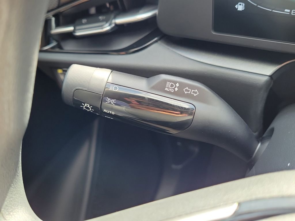 New 2026 Gray Kia LX image 28