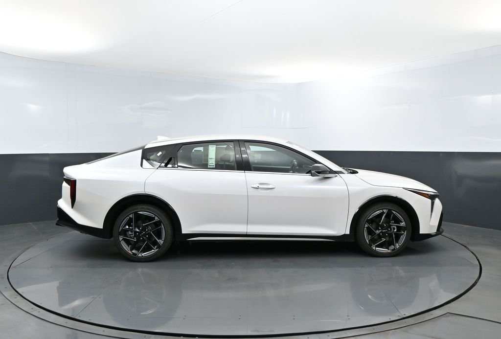 New 2026 Snow White Pearl Kia GT-Line image 4