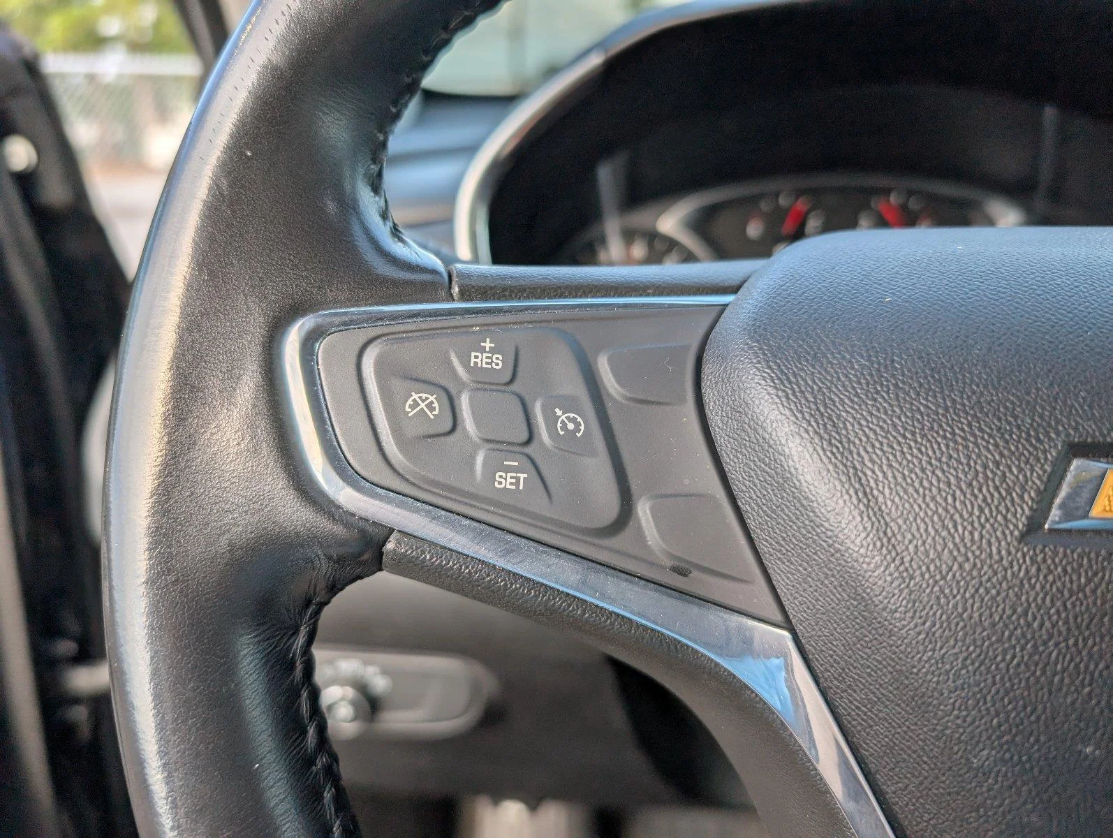 Used 2019 MOSAIC BLACK METALLIC Chevrolet LT image 27