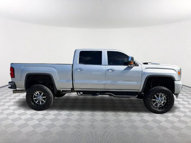 Used 2019 QUICKSILVER METALLIC GMC Denali image 4