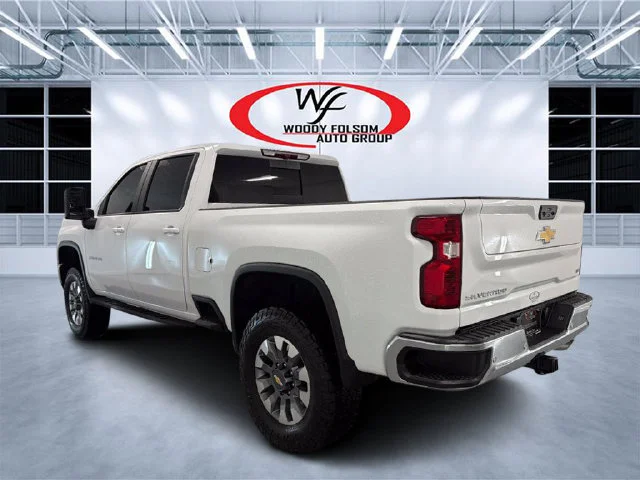 Used 2024 White Chevrolet LT image 4
