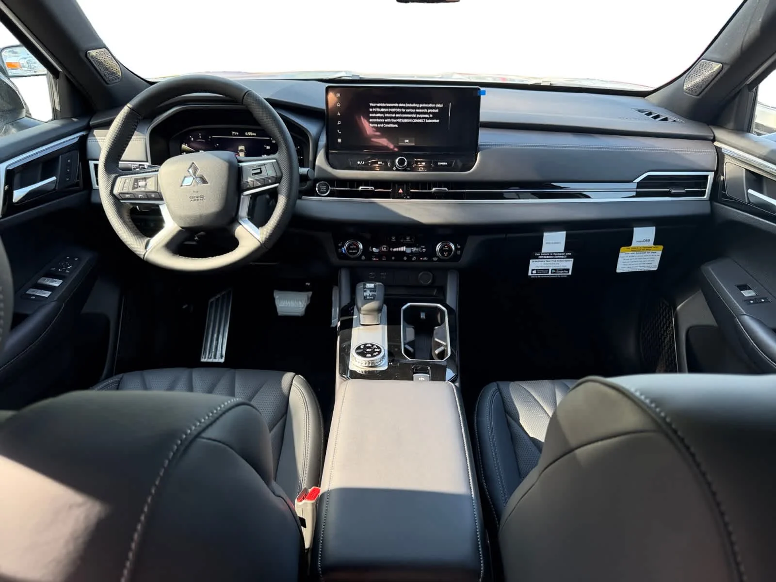 New 2026 White Diamond/Black Roof Mitsubishi Black Edition image 12