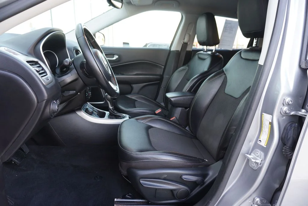 Used 2019 Jeep Compass Latitude with VIN 3C4NJDBB1KT828105 for sale in Highland, IN